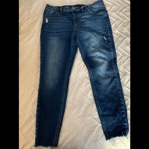 KanCan Women’s 12/14 (15/31) denim jeans